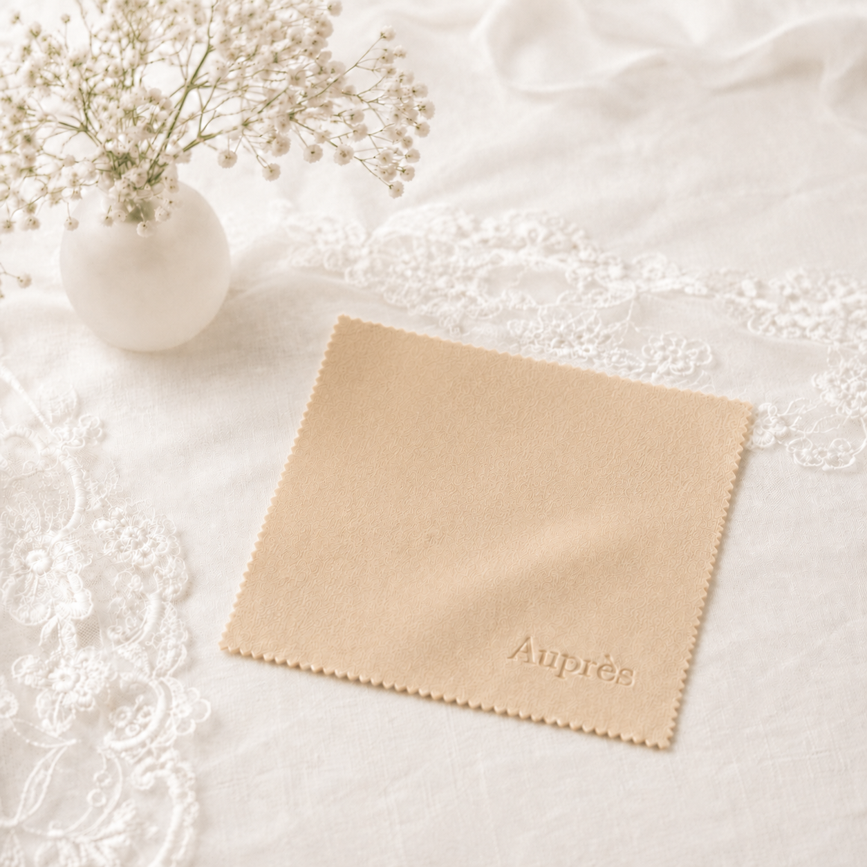 Auprès Jewelry Cloth